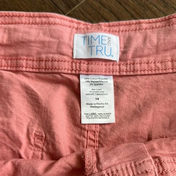 NWOT Women's Pink Casual Shorts - Picture 2 of 6